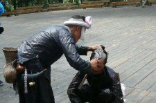 广汉欲带老伴游遍中国(带着老伴去旅游)