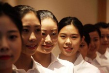 广汉私人伴游招聘 度假区万元月薪招“泳装伴游”