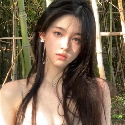 广汉与商务伴游共进晚餐，愉快的营业会谈起头了