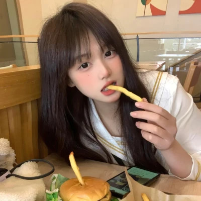 广汉伴游女生李欣怡的资料