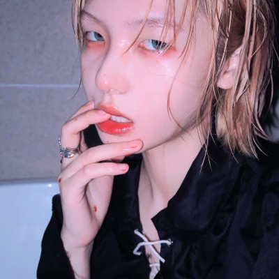 广汉伴游女生樱花漫舞的资料