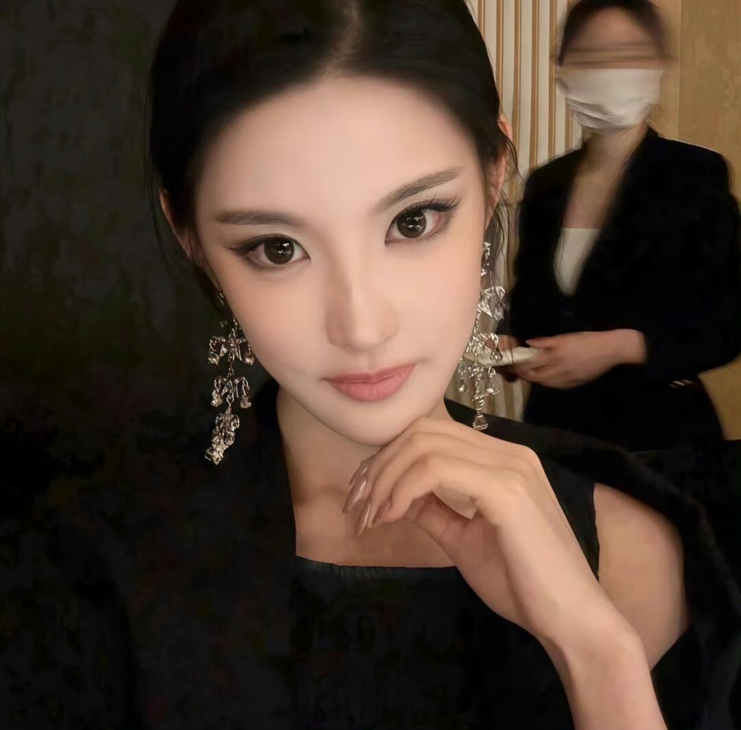 广汉伴游女生 | Isabella Chen的资料
